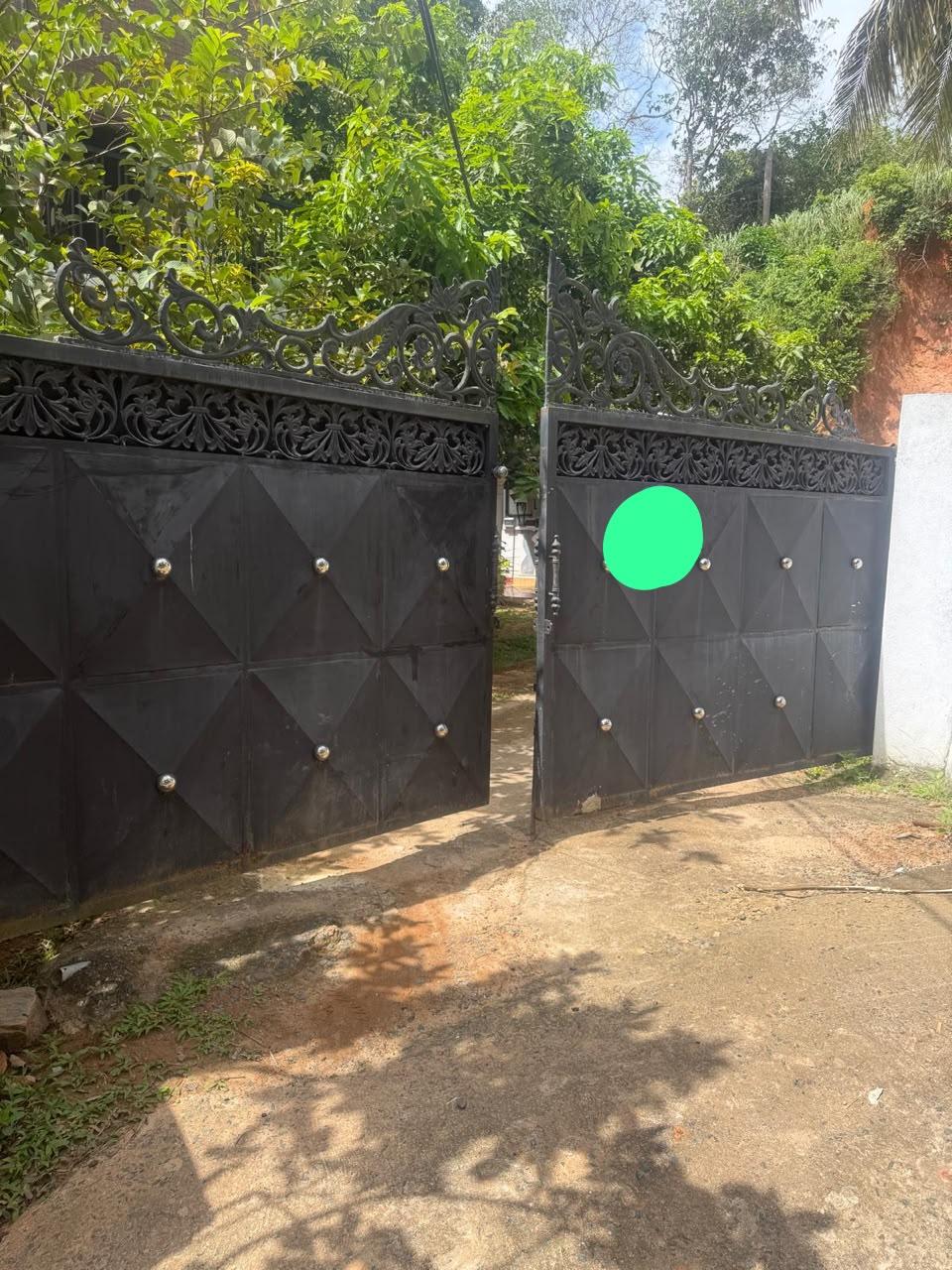 Guest House in Polwatumodara , Weligama