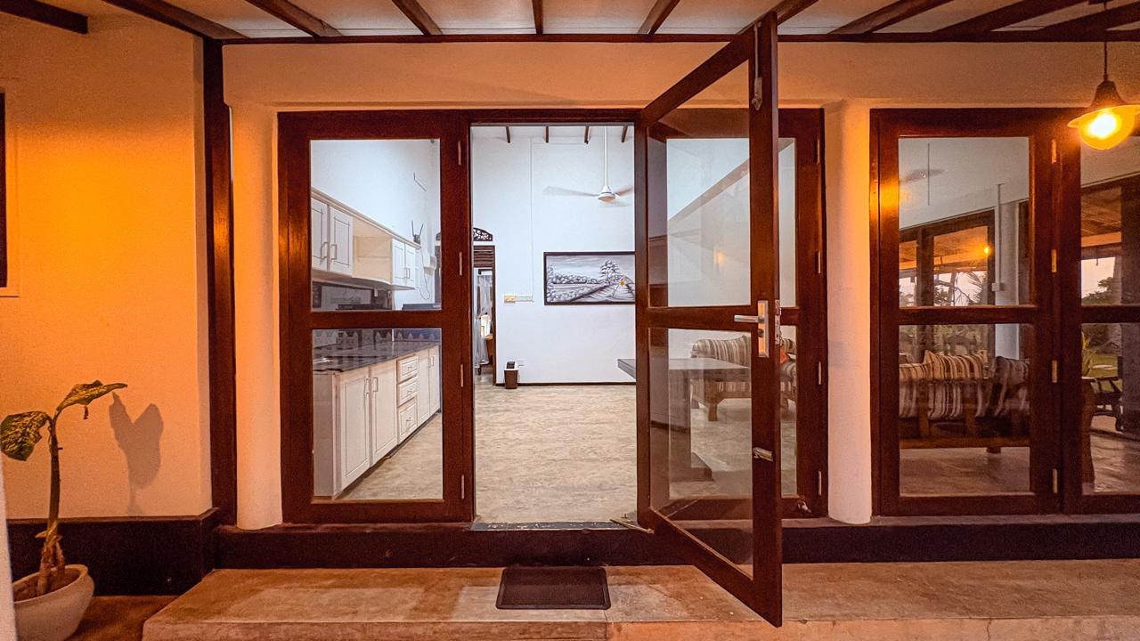 Fully Furnished Beach Front Villa In Rathgama