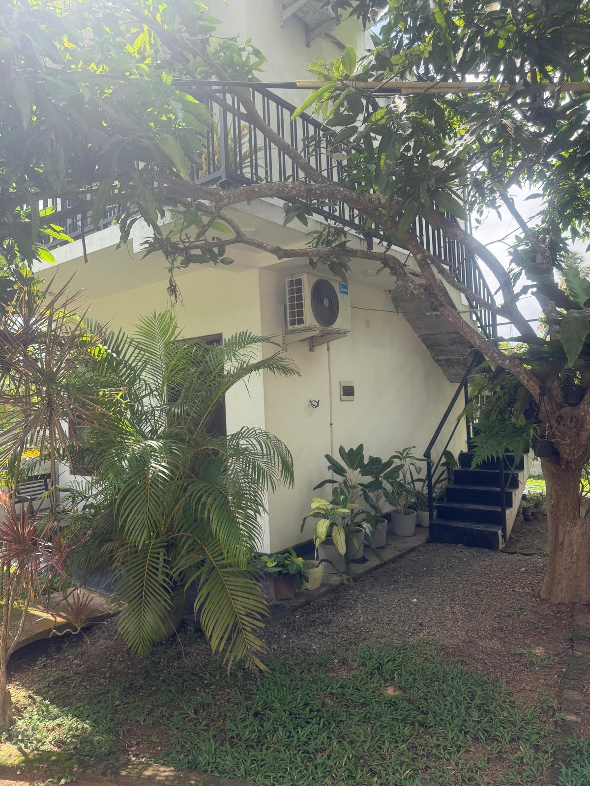 Guest House in Polwatumodara , Weligama