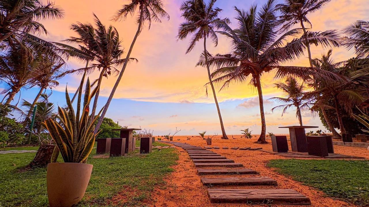 Fully Furnished Beach Front Villa In Rathgama