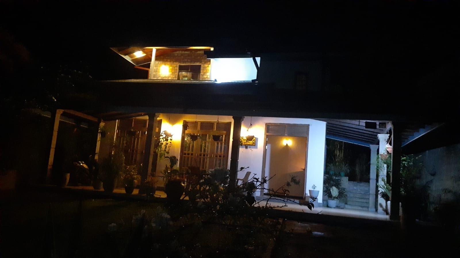 House in Henwella Road, Polwatumodara, Weligama