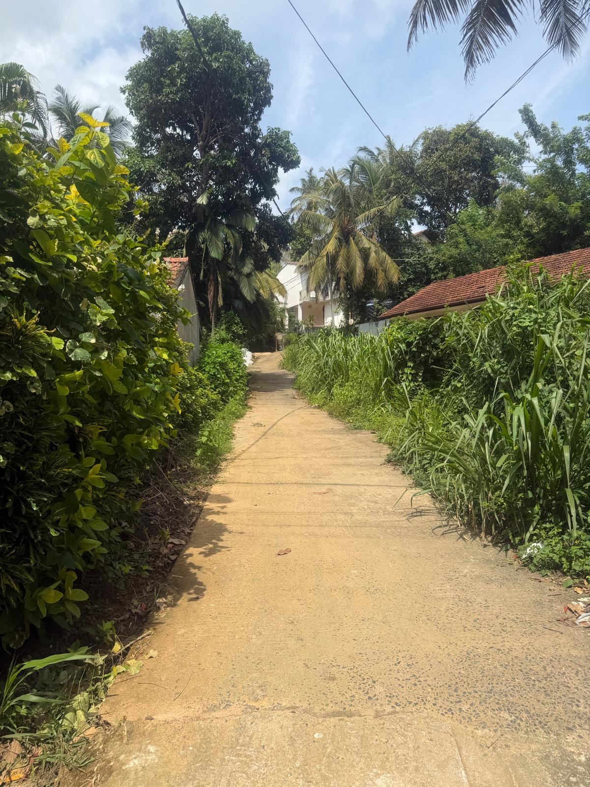 Guest House in Polwatumodara , Weligama